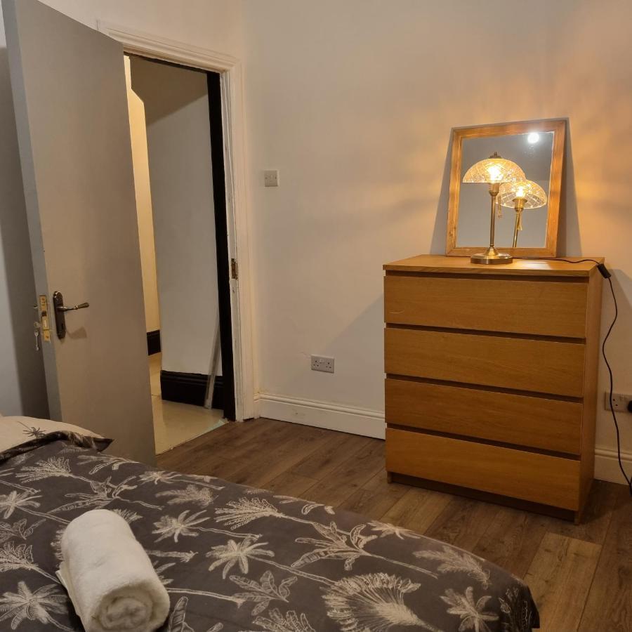 41 Crawley Road Apartment Luton  Bagian luar foto